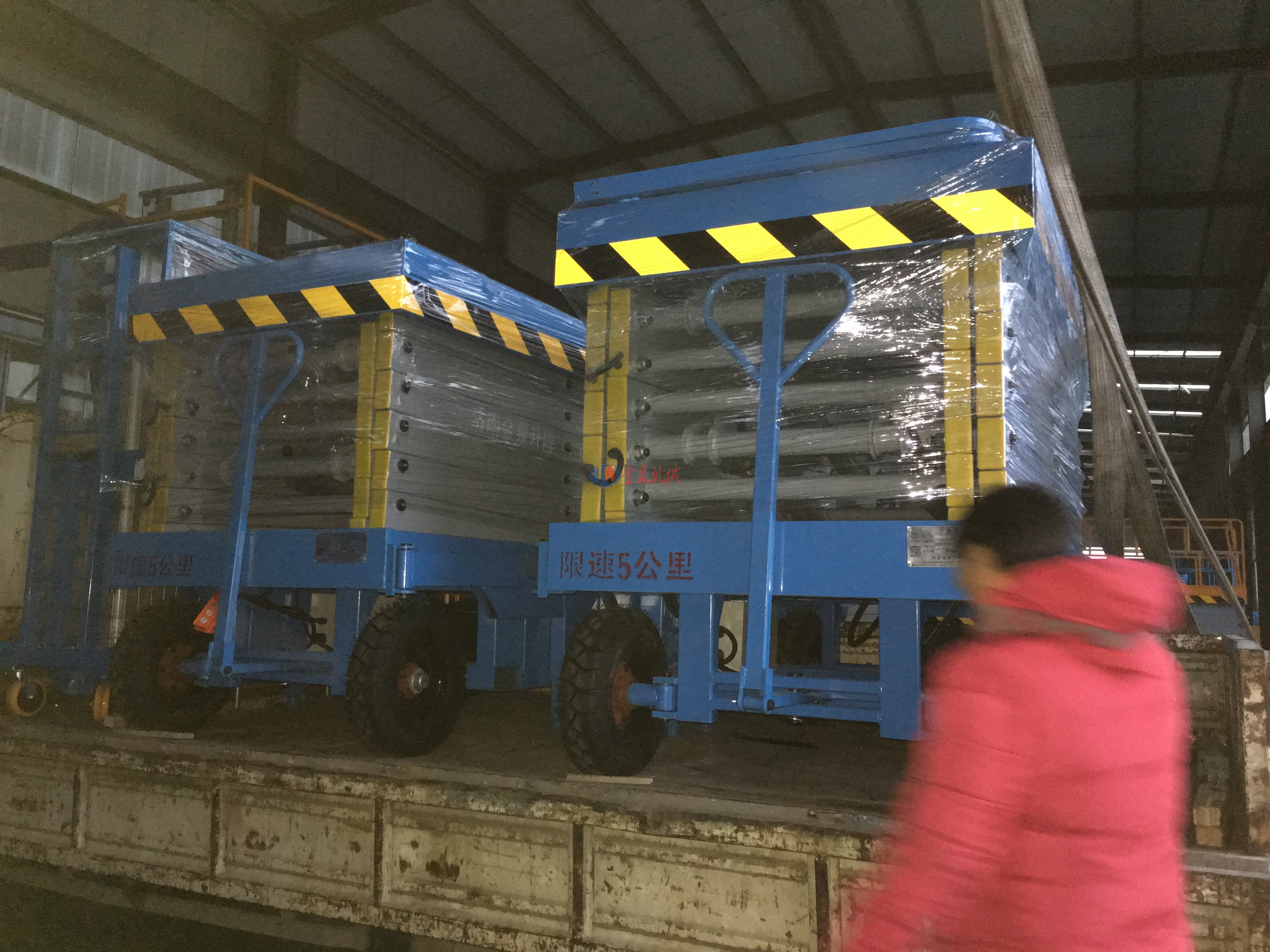 內(nèi)蒙古2臺(tái)10米發(fā)貨圖