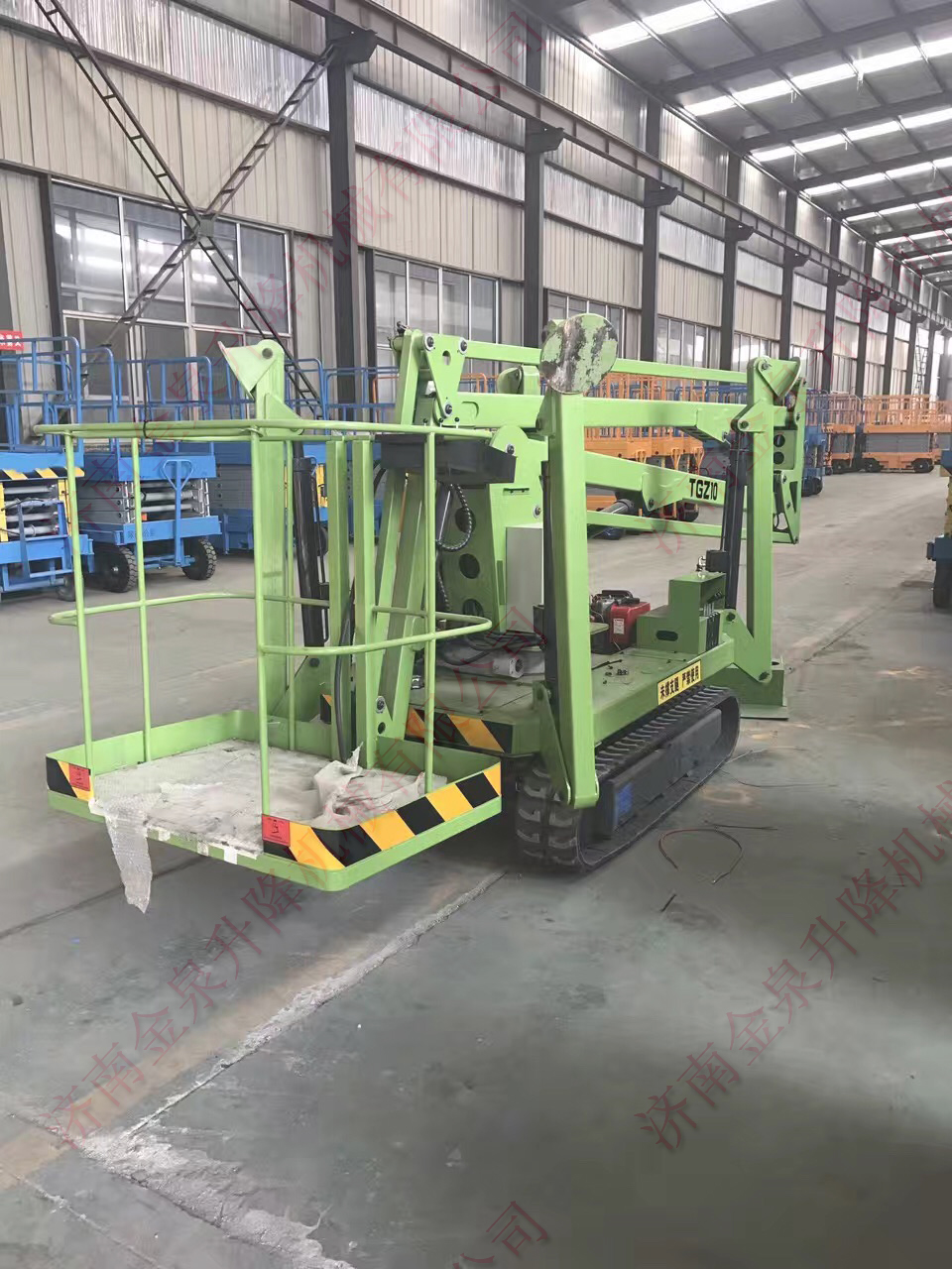 自行升降平臺 履帶自行升降機